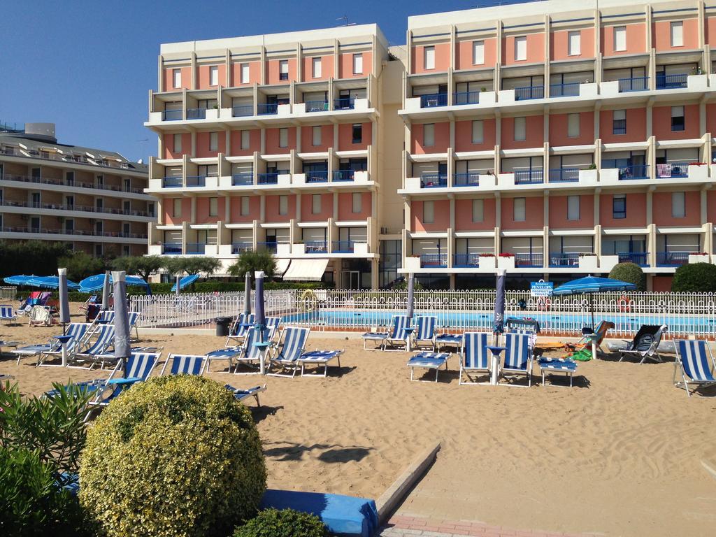 Residence Penelope - Walterigato Apartments Solo Per Famiglie 利多迪迪耶索洛 外观 照片